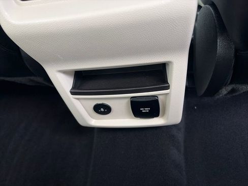 Used 2023 Ford Edge Titanium image 38