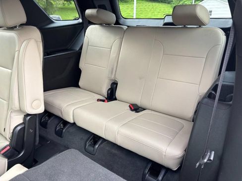 Used 2023 Chevrolet Traverse LT w/ LPO, Floor Liner Package AWD/4WD image 10