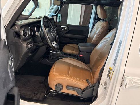 Used 2020 Jeep Wrangler Unlimited Sahara AWD/4WD image 13