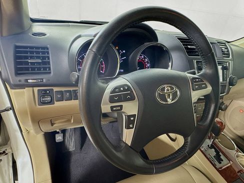 Used 2013 Toyota Highlander Limited FWD image 11