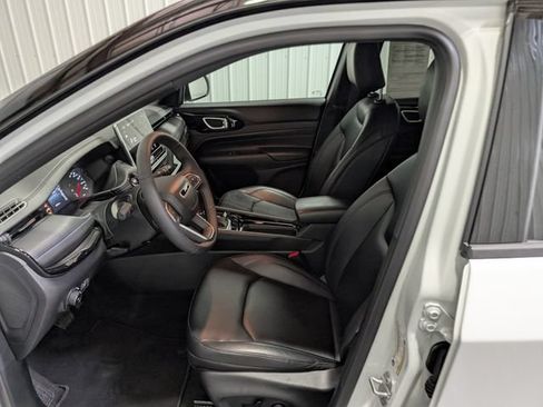Used 2026 Jeep Compass Limited AWD/4WD image 14