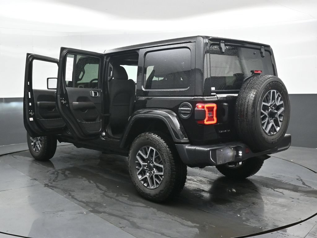Used 2025 Jeep Wrangler Unlimited Sahara AWD/4WD image 50