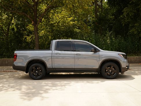 Used 2023 Honda Ridgeline Black Edition image 10