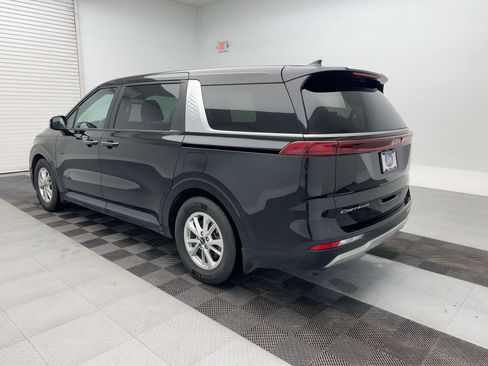 Used 2022 Kia Carnival LX image 3