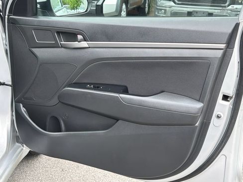 Used 2017 Hyundai Elantra Value Edition FWD image 12