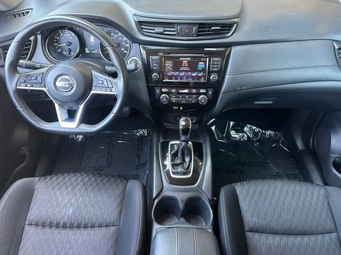 Used 2019 Nissan Rogue SV FWD image 15