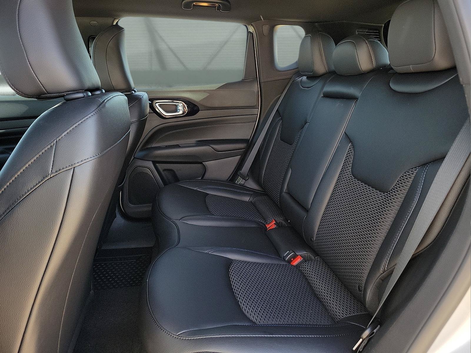 New 2026 Jeep Compass Latitude w/ Quick Order Package 29K AWD/4WD image 8