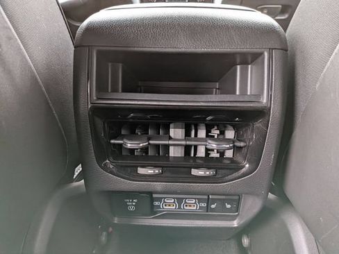 Used 2024 Jeep Grand Cherokee Overland w/ Luxury Tech Group IV AWD/4WD image 14