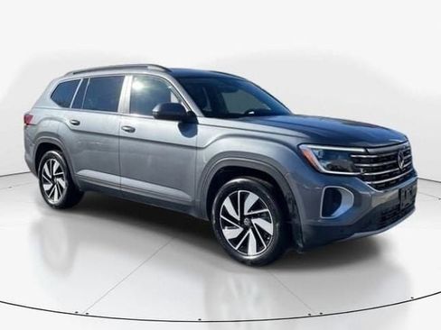 Used 2024 Volkswagen Atlas SE image 1