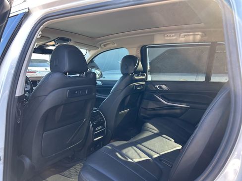 Used 2020 BMW X7 xDrive40i w/ Premium Package image 11