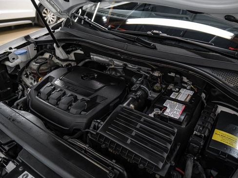 Used 2019 Volkswagen Tiguan SE image 53
