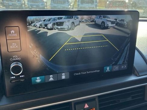 Used 2025 Honda Pilot Touring image 21