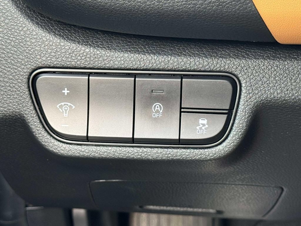 Used 2024 Kia Seltos EX AWD/4WD image 19
