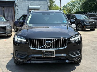 Used 2021 Volvo XC90 T6 Momentum