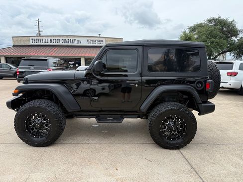 Used 2022 Jeep Wrangler Sport AWD/4WD image 4