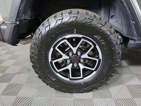 Used 2023 Jeep Wrangler Unlimited Rubicon w/ Cold Weather Group image 15