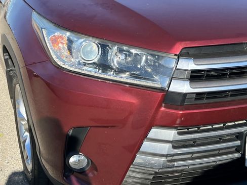 Used 2017 Toyota Highlander Limited AWD/4WD image 14