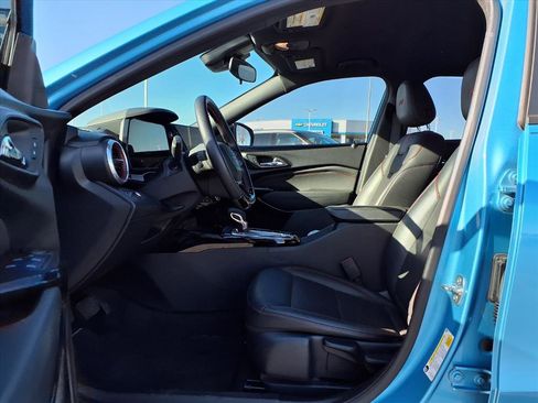 Used 2025 Chevrolet Trax RS w/ Driver Confidence Package image 17