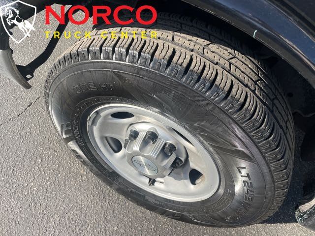 Used 2015 Chevrolet Express 2500 RWD image 6