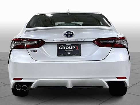 Used 2022 Toyota Camry XSE w/ Navigation Upgrade Package image 5