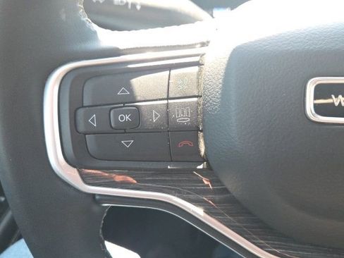 Used 2022 Jeep Wagoneer Series III w/ Premium Group I image 48