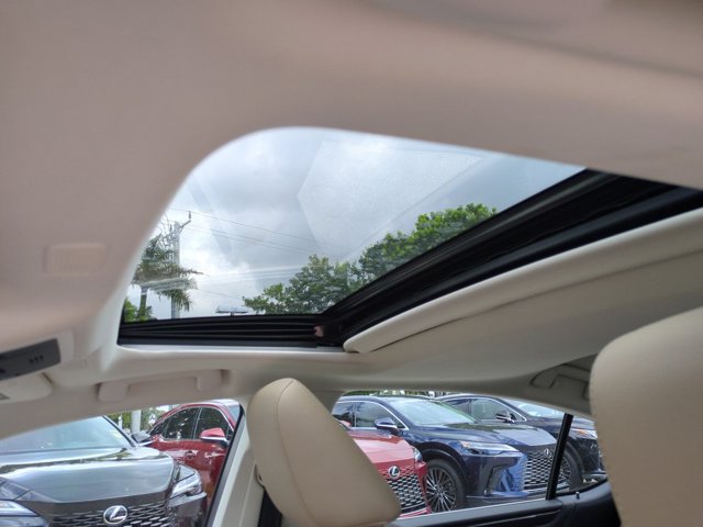 Used 2019 Lexus ES 350 w/ Premium Package FWD image 19
