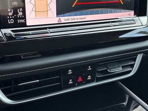 New 2026 Volkswagen Atlas SE image 19