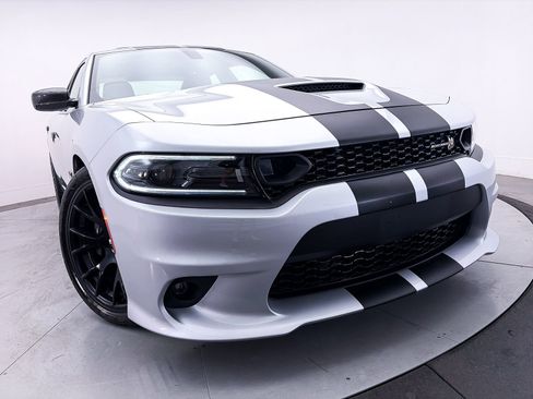 Used 2022 Dodge Charger Scat Pack RWD image 9