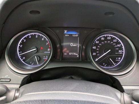 Used 2021 Toyota Camry SE image 15