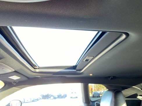 Used 2019 Dodge Challenger R/T Scat Pack w/ Shaker Package image 12