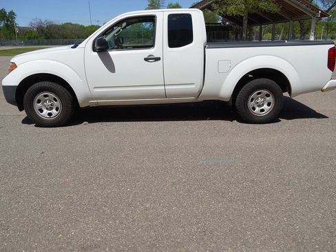 Used 2017 Nissan Frontier S RWD image 3