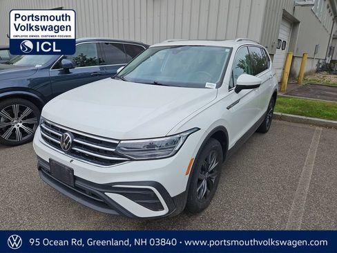 Certified 2024 Volkswagen Tiguan SE w/ Panoramic Sunroof Package AWD/4WD image 1