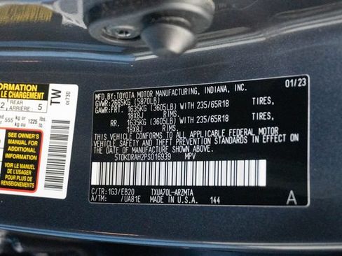 Used 2023 Toyota Highlander XLE FWD image 36
