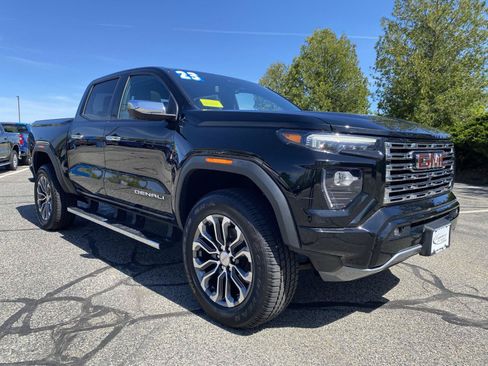Used 2023 GMC Canyon Denali AWD/4WD image 3