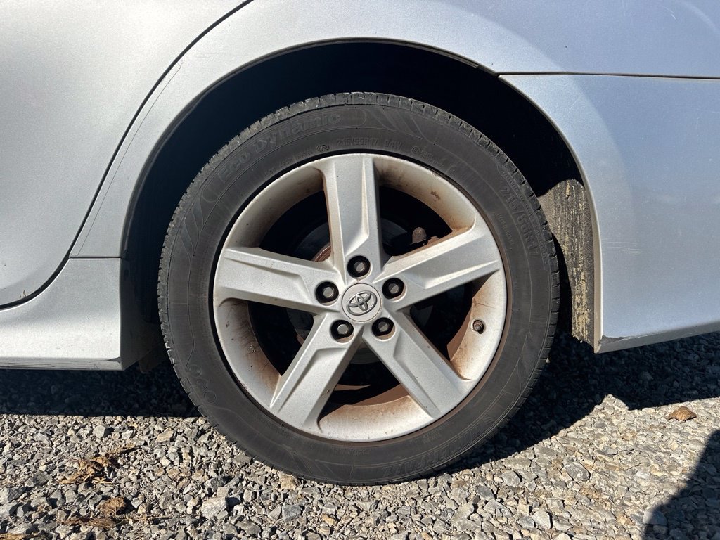Used 2012 Toyota Camry SE FWD image 5