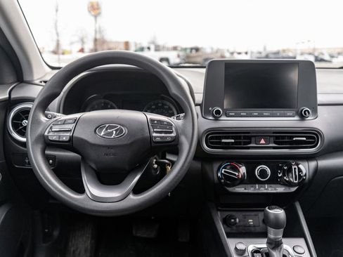 Used 2022 Hyundai Kona SE image 15