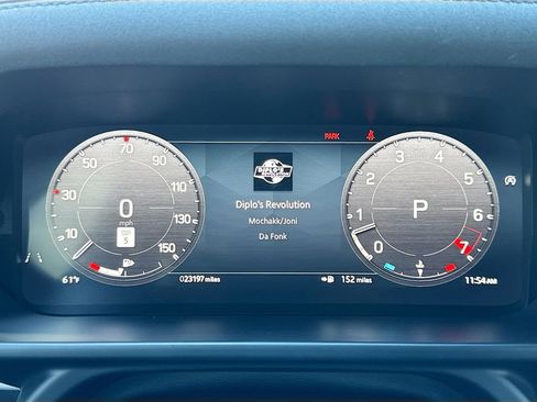 Used 2023 Land Rover Defender 130 SE image 13