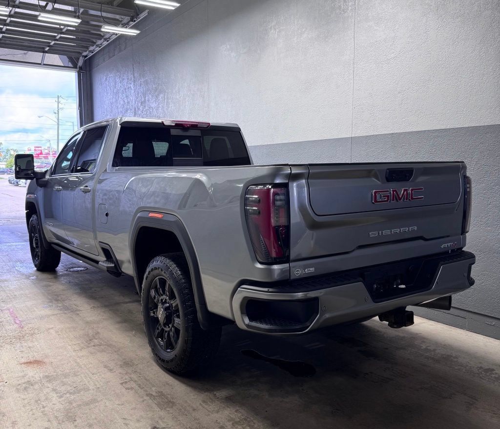 Used 2024 GMC Sierra 2500 AT4 w/ AT4 Premium Plus Package AWD/4WD image 3