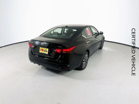 Certified 2024 Nissan Altima 2.5 SV FWD image 9