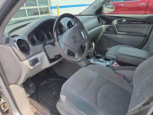 Used 2017 Buick Enclave Convenience FWD image 12