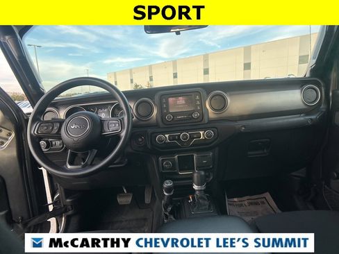 Used 2021 Jeep Gladiator Sport image 30