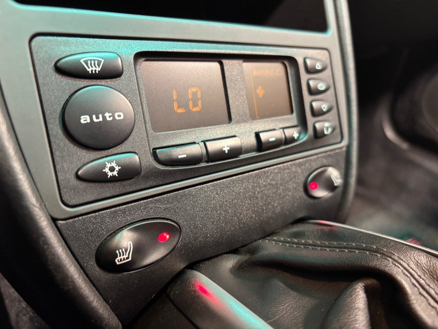 Used 2004 Porsche 911 Carrera 4S AWD/4WD image 15