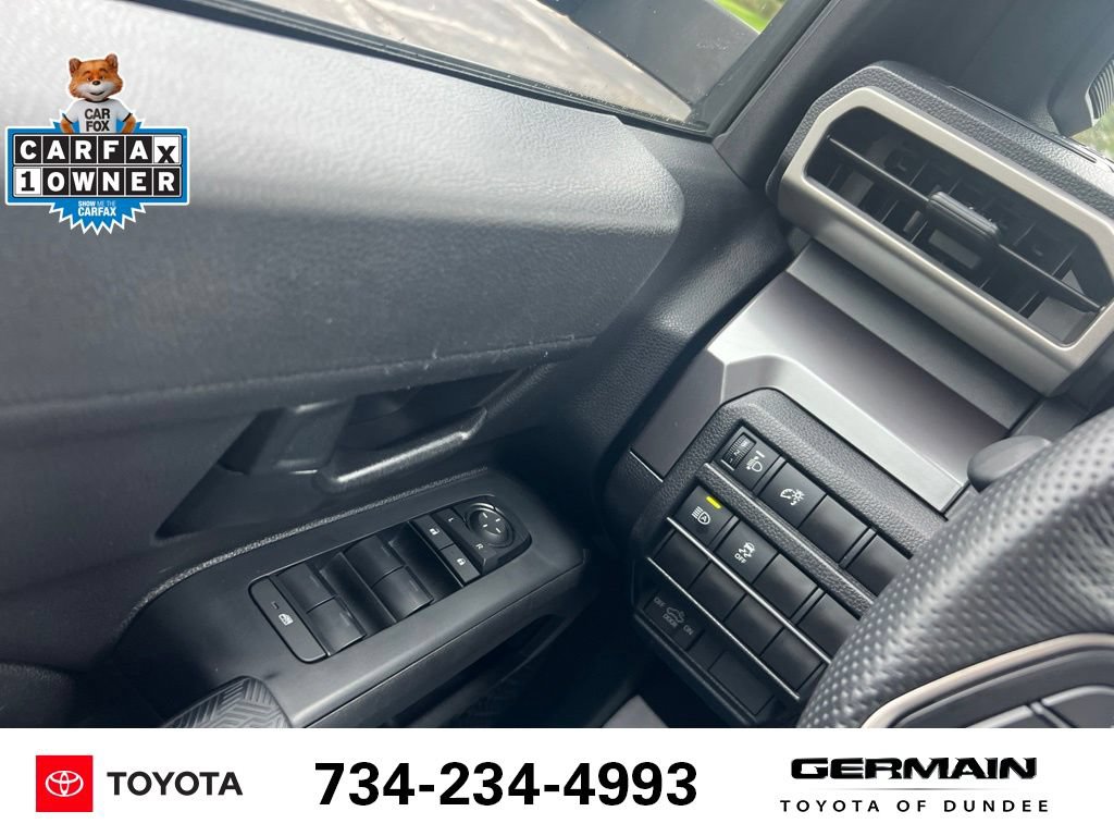 Used 2025 Toyota Tacoma SR5 AWD/4WD image 16