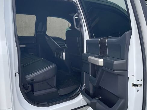 Used 2022 Ford F250 Lariat w/ Lariat Value Package AWD/4WD image 16