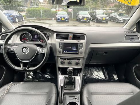 Used 2017 Volkswagen Golf Wolfsburg Edition image 14