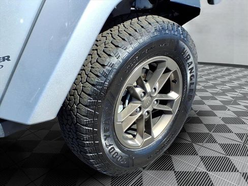 Used 2017 Jeep Wrangler 75th Anniversary image 10
