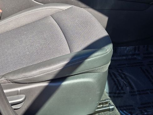 Certified 2025 Buick Encore GX Preferred image 8