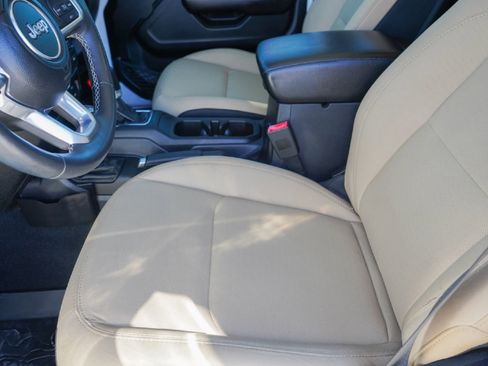 Used 2020 Jeep Gladiator Sport w/ Quick Order Package 24S image 8