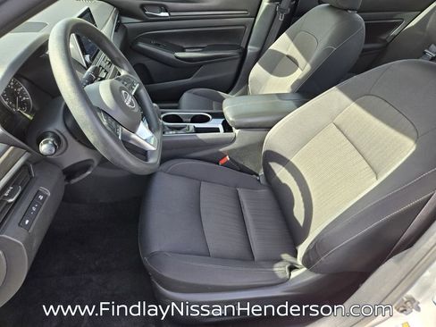 Used 2024 Nissan Altima 2.5 SV image 10