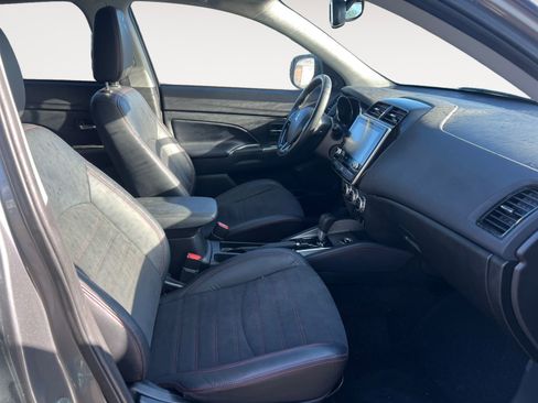 Used 2023 Mitsubishi Outlander Sport ES AWD/4WD image 15